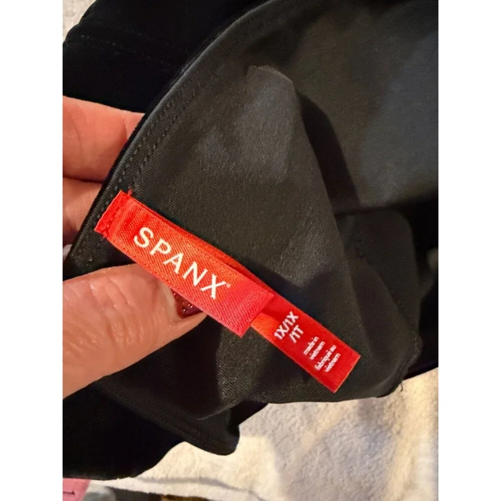 SPANX Black High-Waist Velvet Leggings. Sz 1X. Super soft and luxurious. goth